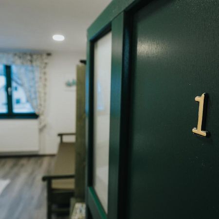 ヴラヒツァ Kadarhaz Bed & Breakfast エクステリア 写真