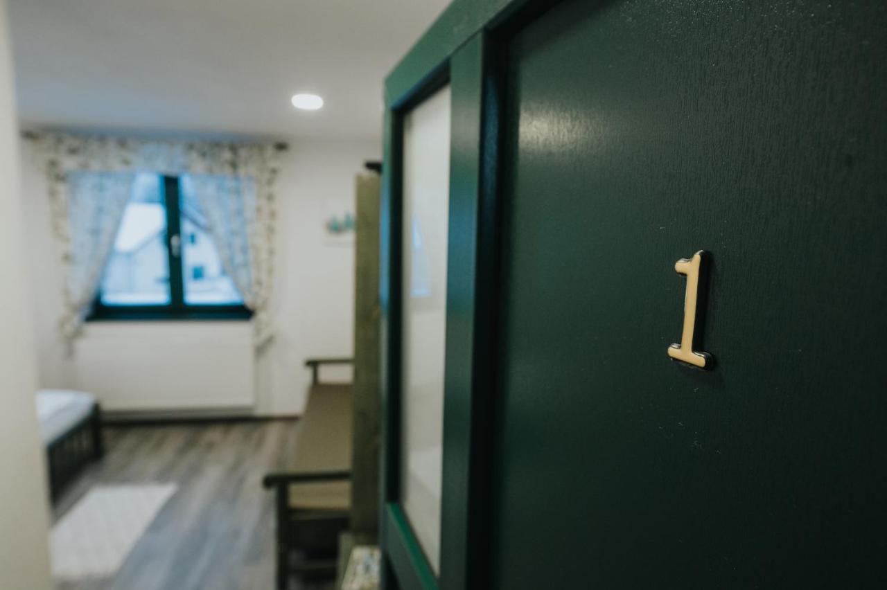 ヴラヒツァ Kadarhaz Bed & Breakfast エクステリア 写真